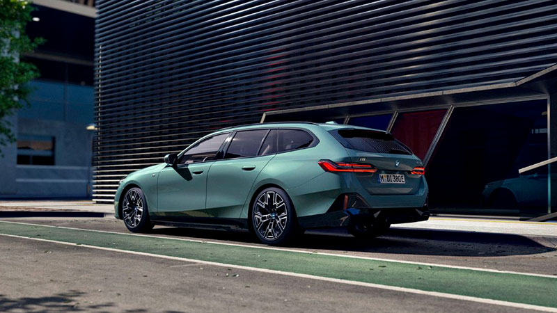 Nuova BMW i5 Touring