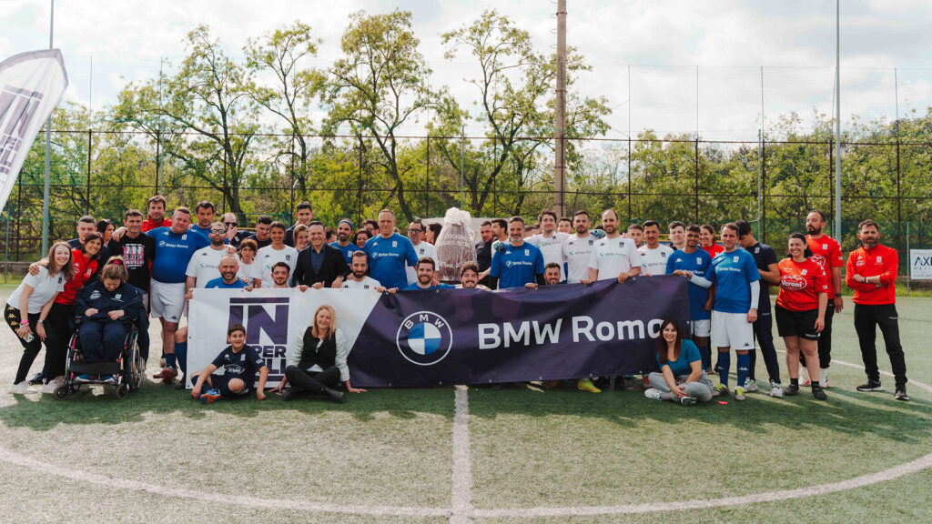 Vediamo la foto di gruppo di una squadra di calcio amatoriale